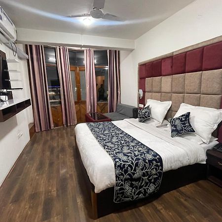 Hotel Senorita Srīnagar エクステリア 写真