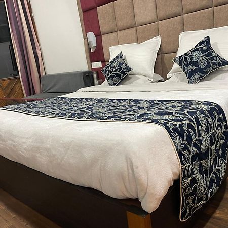 Hotel Senorita Srīnagar エクステリア 写真