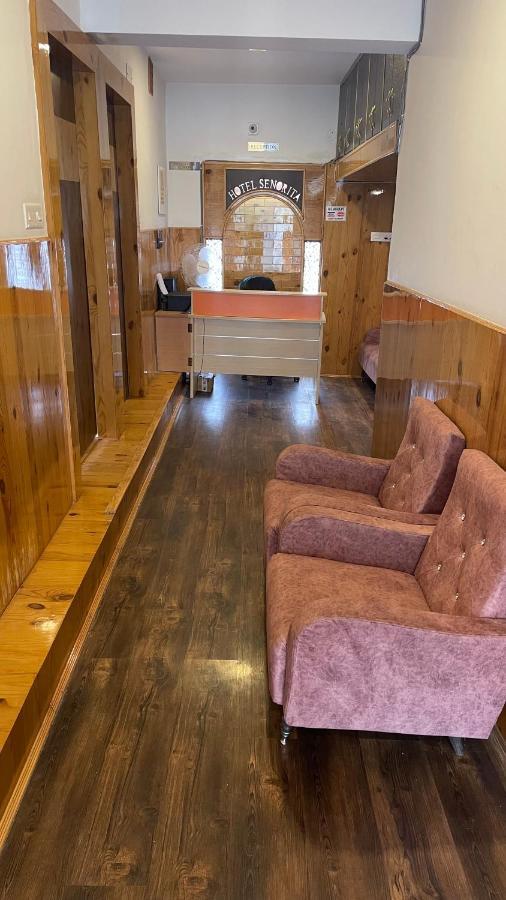 Hotel Senorita Srīnagar エクステリア 写真