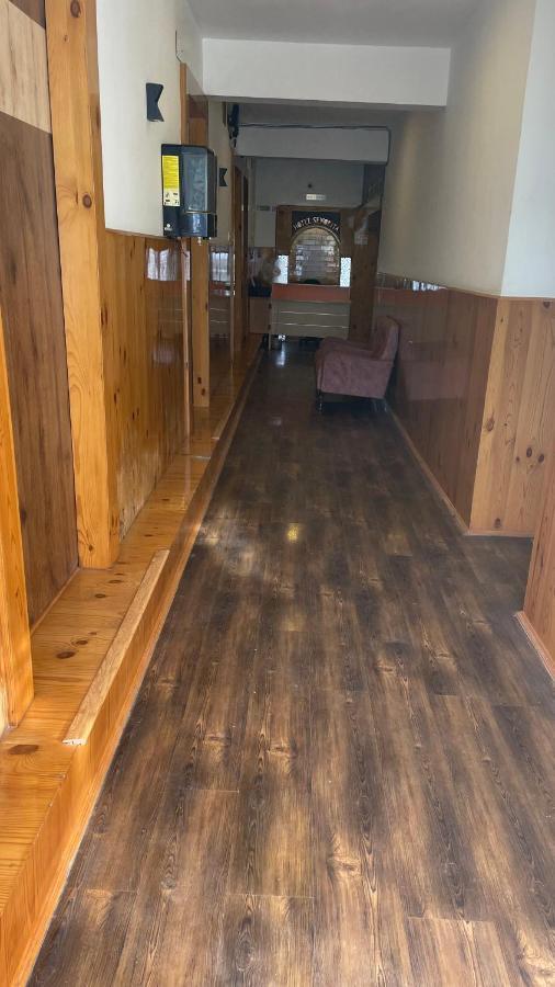 Hotel Senorita Srīnagar エクステリア 写真