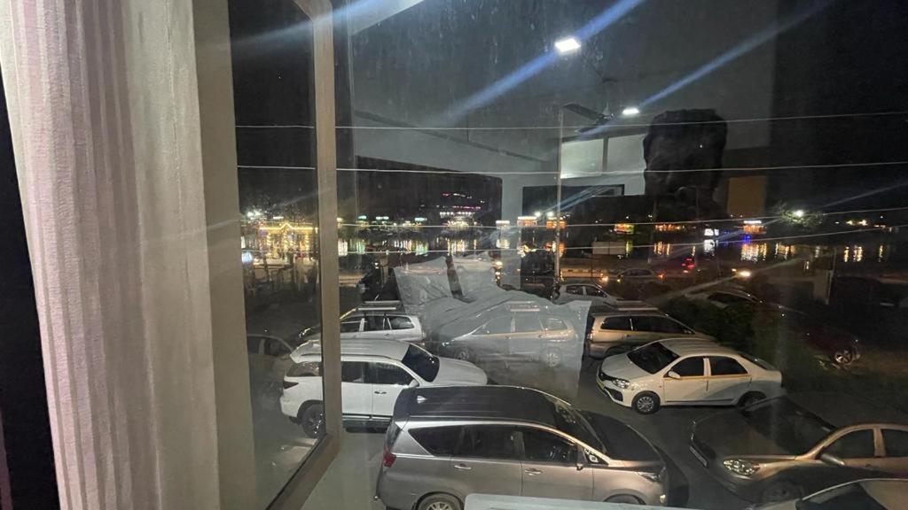 Hotel Senorita Srīnagar エクステリア 写真