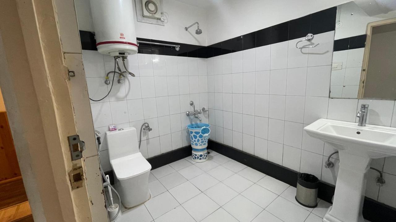 Hotel Senorita Srīnagar エクステリア 写真