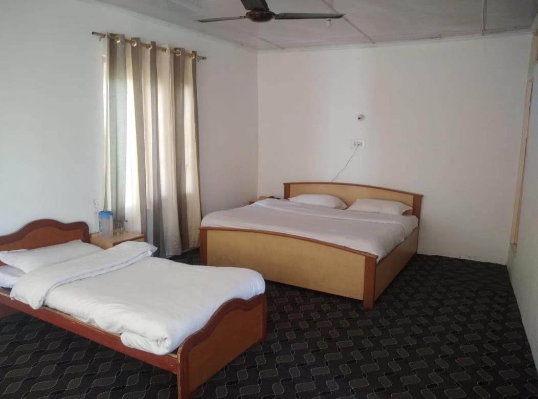 Hotel Senorita Srīnagar エクステリア 写真