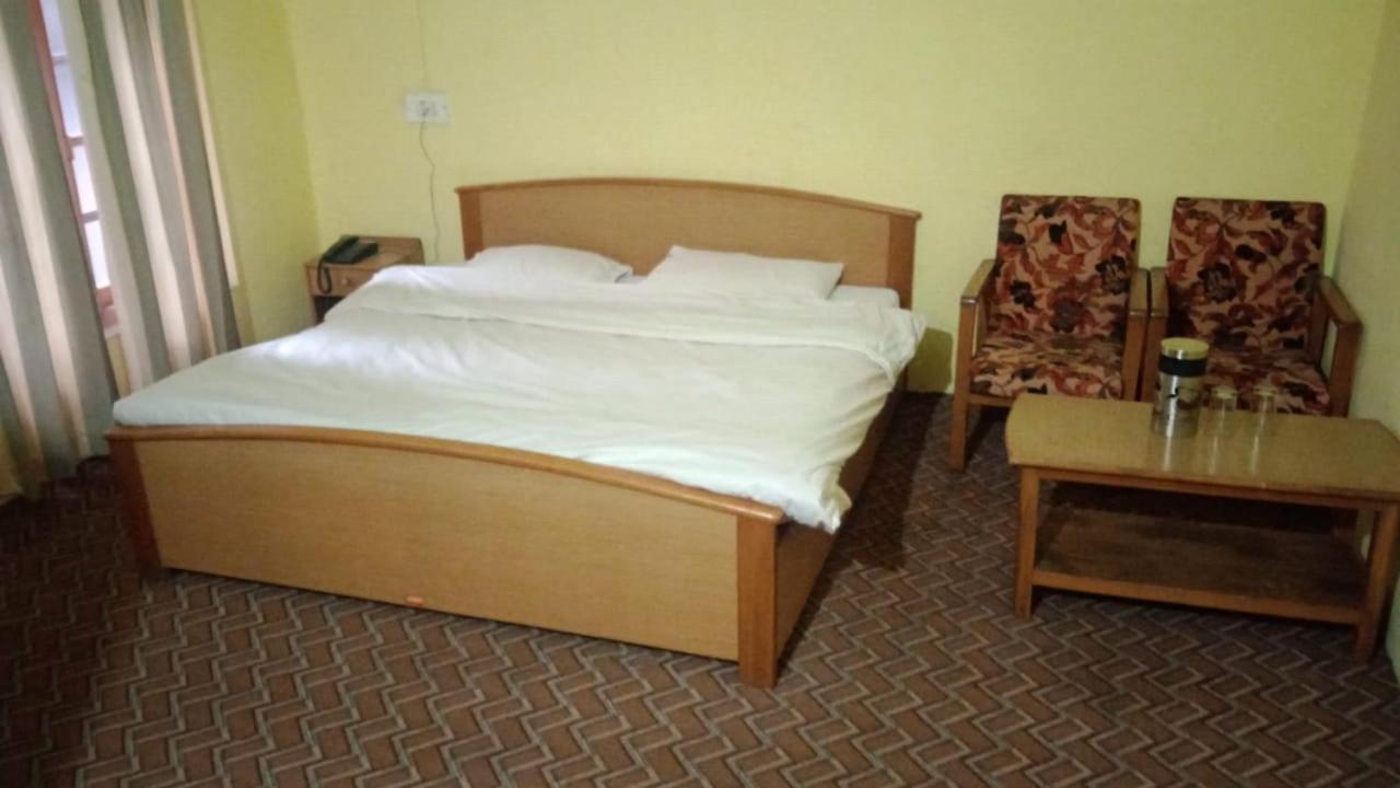 Hotel Senorita Srīnagar エクステリア 写真