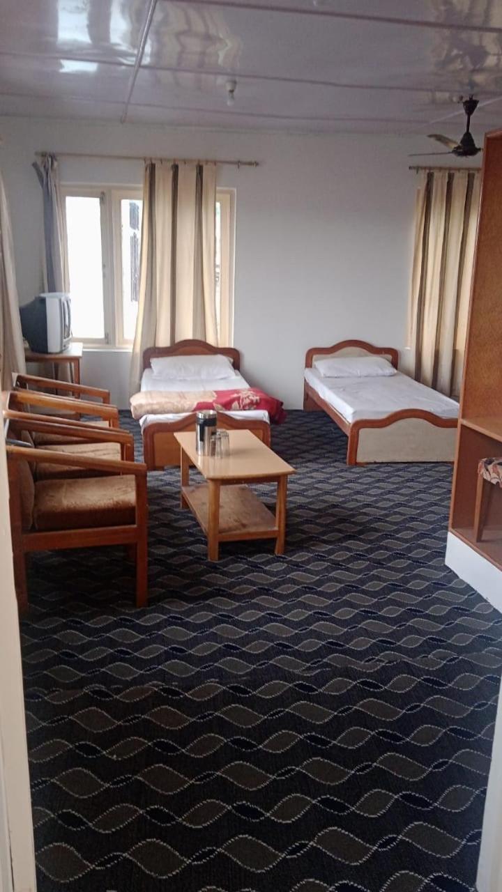 Hotel Senorita Srīnagar エクステリア 写真