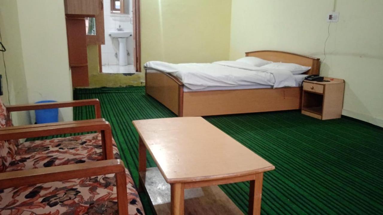 Hotel Senorita Srīnagar エクステリア 写真